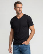 Camiseta Hombre Cuello V - Negra