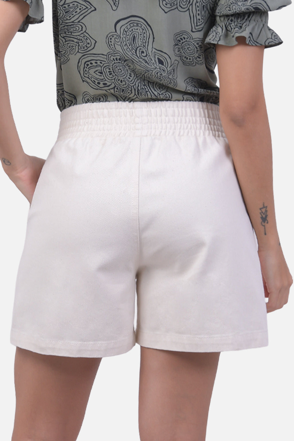 Short Roman - Crudo